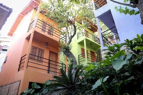 Pura Vida Albergue *